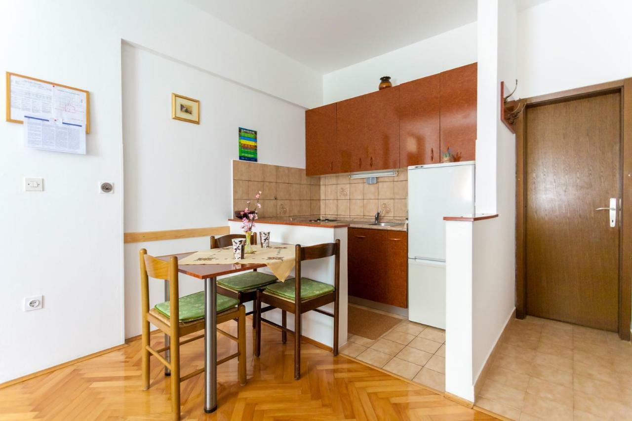 Apartments Belavic By El-Pi Tours Njivice Exterior foto
